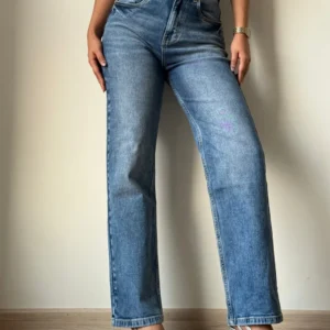 Sleek Tailored Straight Fit Jeans